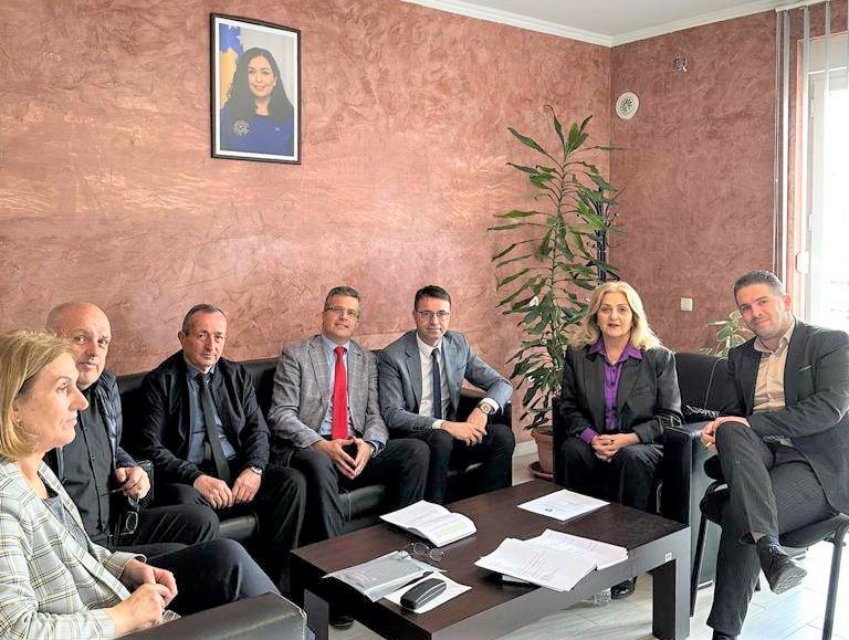 Komisioni Mbikëqyrës për Monitorimin e Rasteve të Korrupsionit dhe Krimeve Ekonomike viziton Prokurorinë Themelore në Mitrovicë