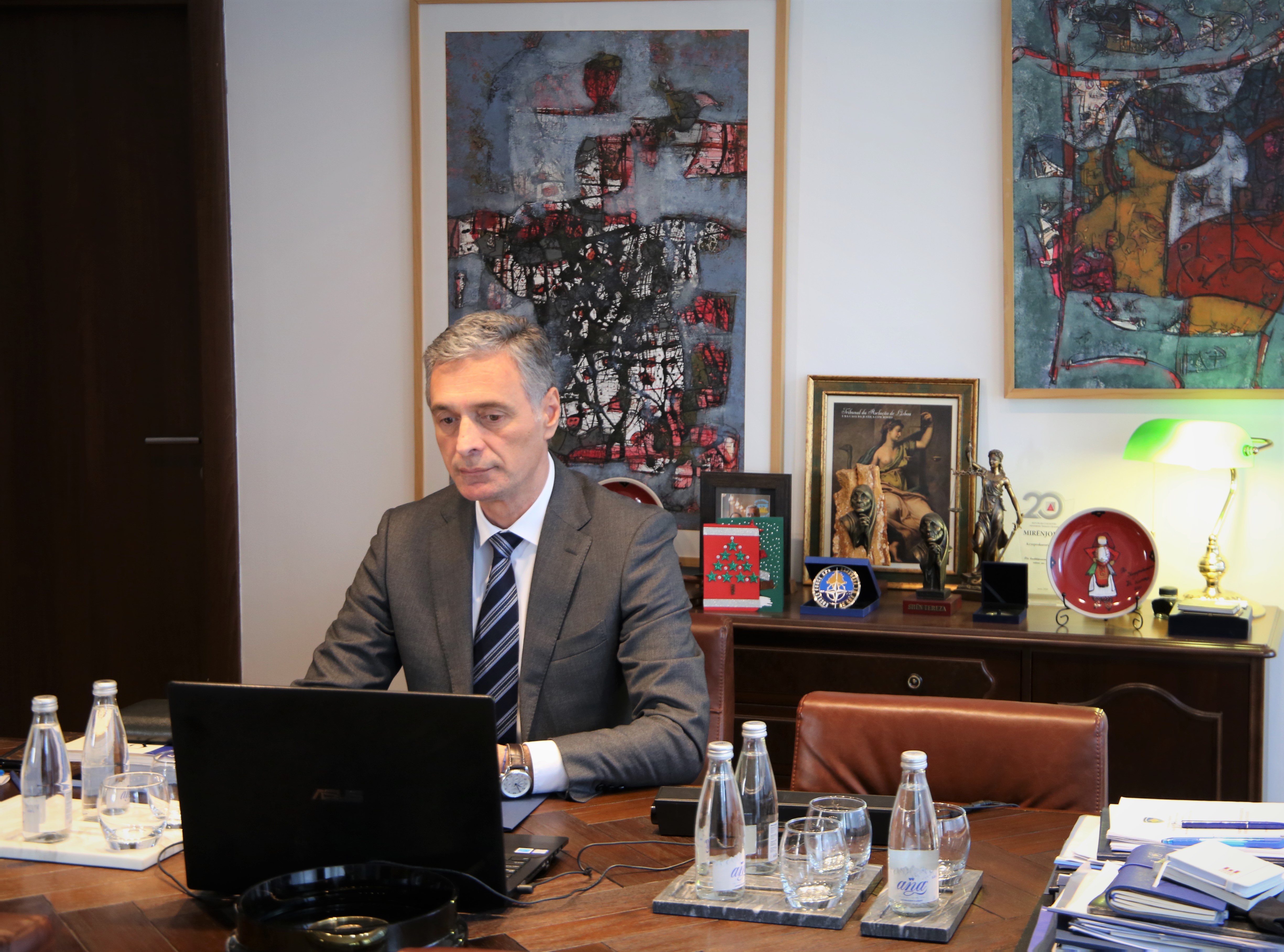 Glavni Državni Tužilac Lumezi učestvovao je na okruglom stolu 'Podela vlasti i nezavisnost Pravosuđa'