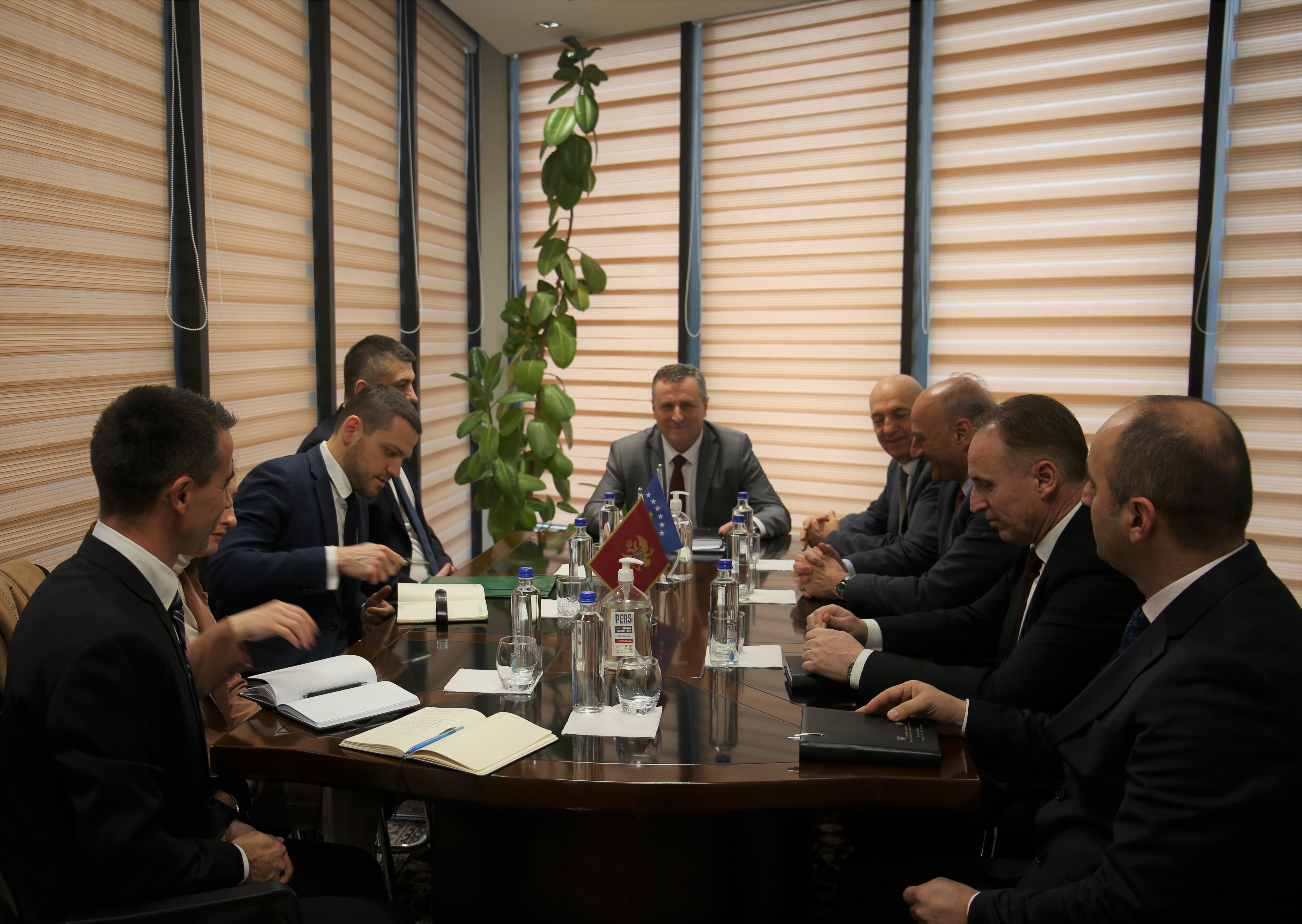 Chief Prosecutor Blerim Isufaj hosts Chief Prosecutor Vlademir Novoviç in the meeting