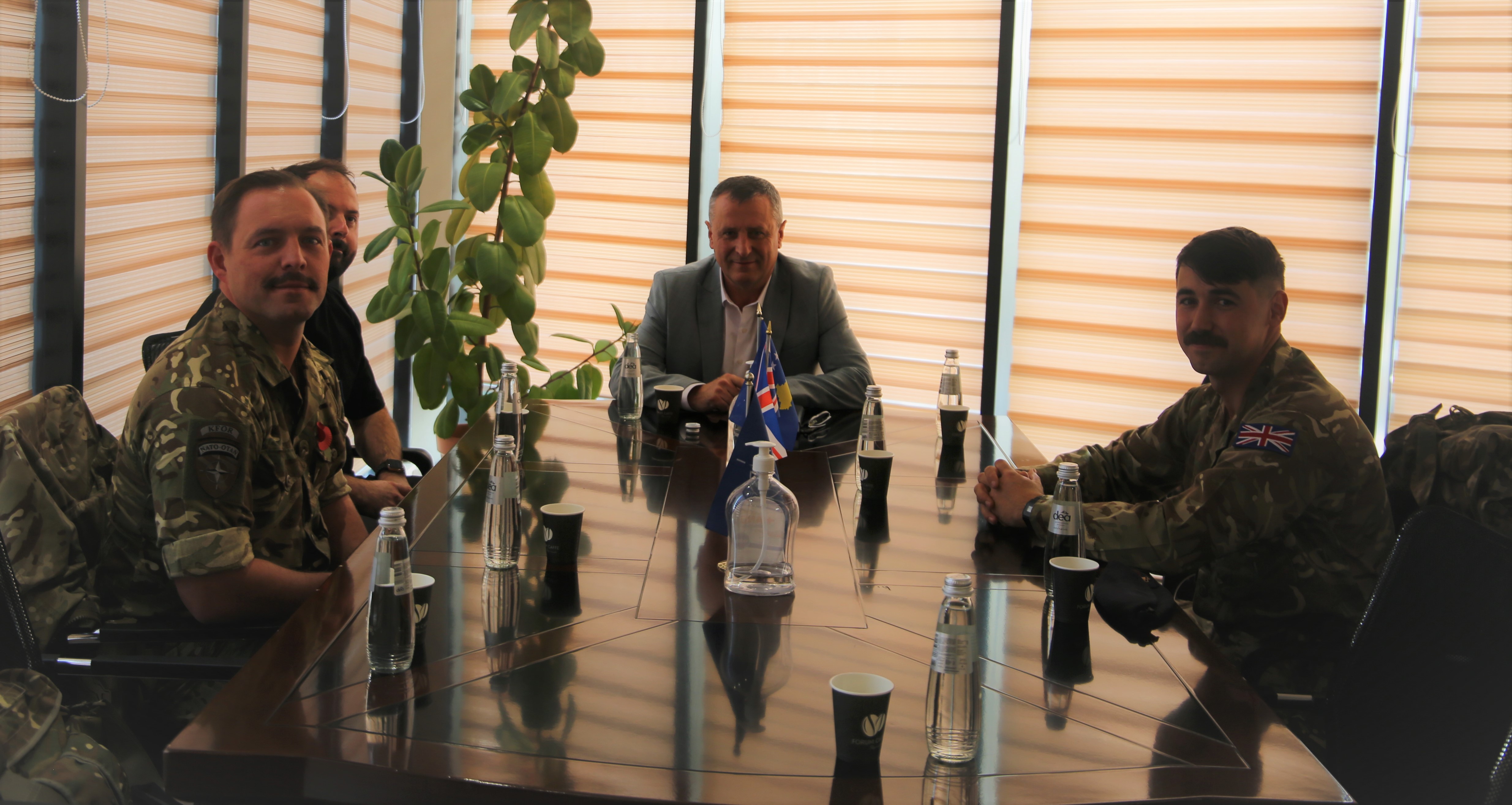 Kryeprokurorit Isufaj takohet me përfaqësues të Task Forcës Britaneze të KFOR-it