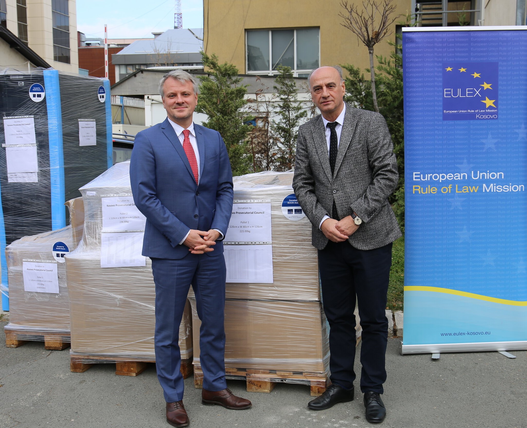 EULEX-i dhuron pajisje teknologjike për sistemin prokurorial