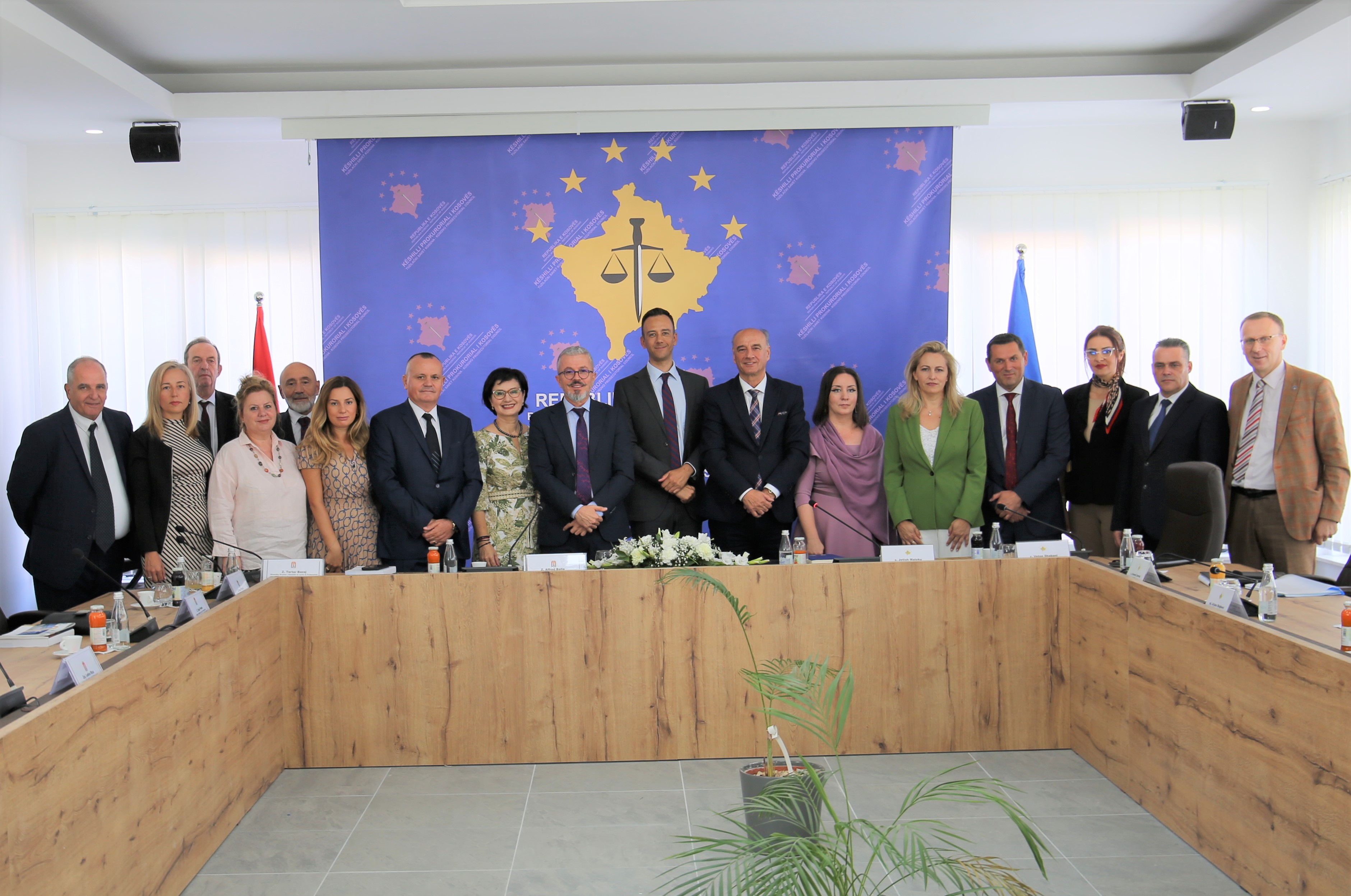 Kryesuesi Maloku priti në takim përfaqësuesit e Këshillit të Lartë të Prokurorisë së Shqipërisë
